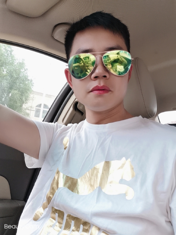 奋斗的第一张照片--芜湖相亲服务中心