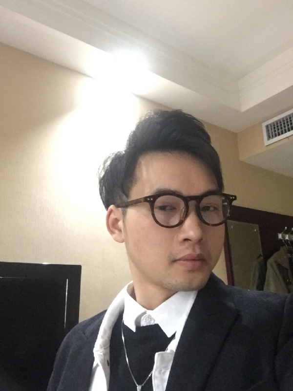 曾亮的第一张照片--芜湖相亲服务中心