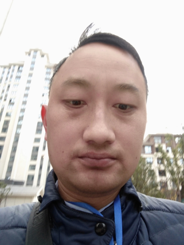 老男人的第一张照片--芜湖相亲服务中心