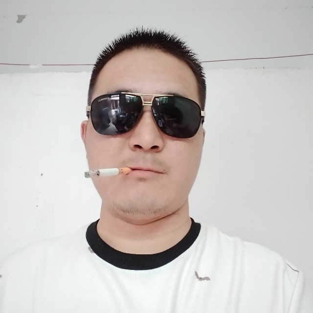 白伟伟的第一张照片--芜湖相亲服务中心