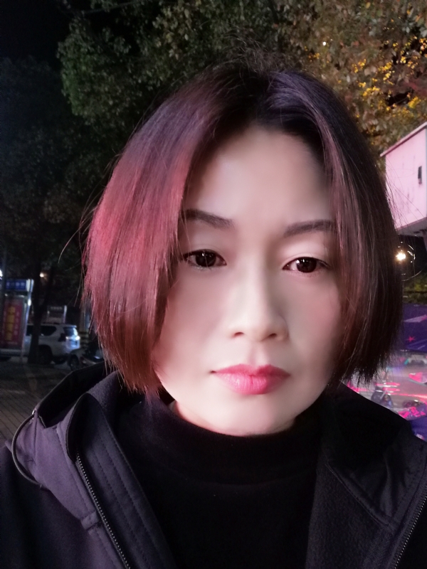 风中百合的第一张照片--芜湖相亲服务中心