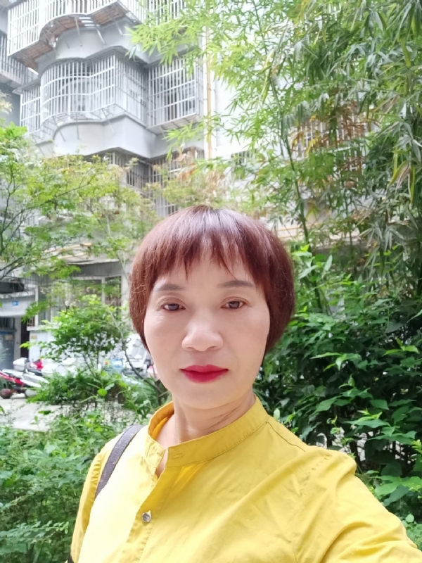 小瓶子的第二张照片--芜湖相亲服务中心