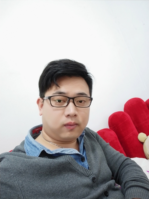何必在亿的第一张照片--芜湖相亲服务中心