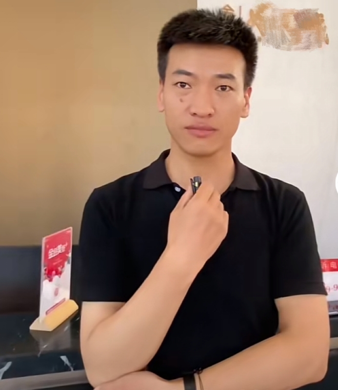 一杯梁白开的第一张照片--芜湖相亲服务中心